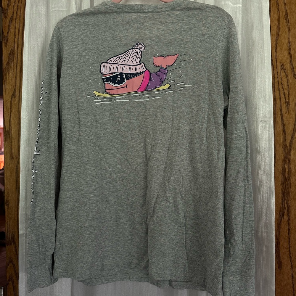 vineyard vines Gray Long Sleeve Shirt with ski/snowboard Whale